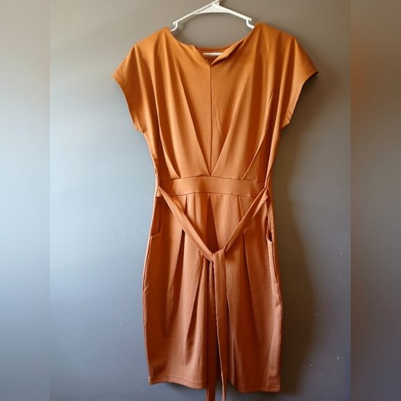COPY - SHEIN WOMEN'S SIZE MEDIUM ORANGE SUMMER DRESS (ADJUSTABLE KNOT) - Picture 1 of 3